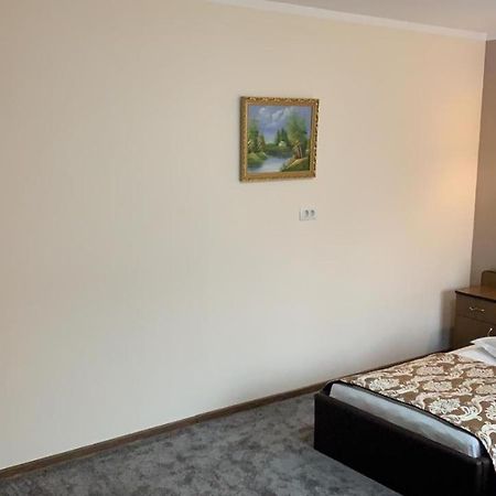 Pensiunea Flora Piatra Neamţ Buitenkant foto