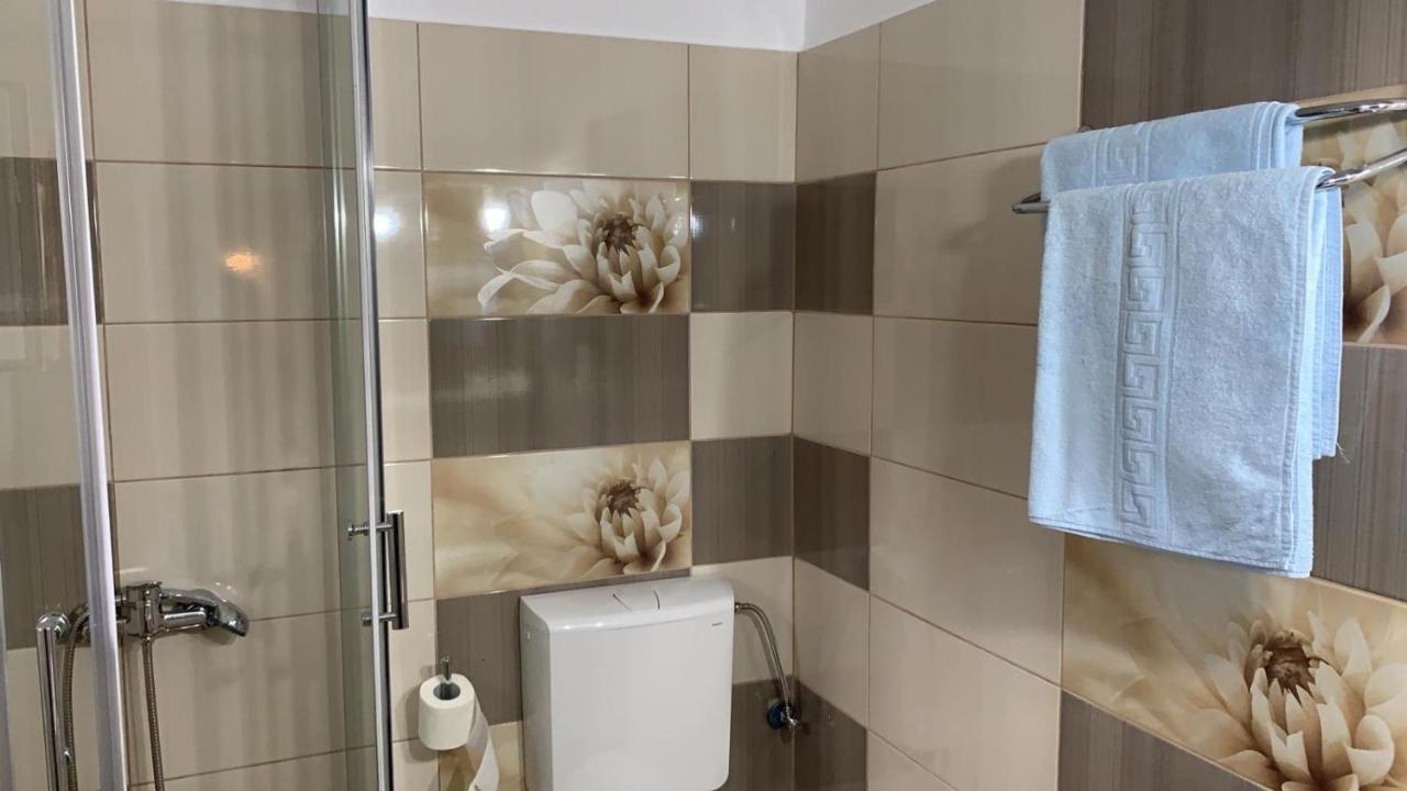 Pensiunea Flora Piatra Neamţ Buitenkant foto